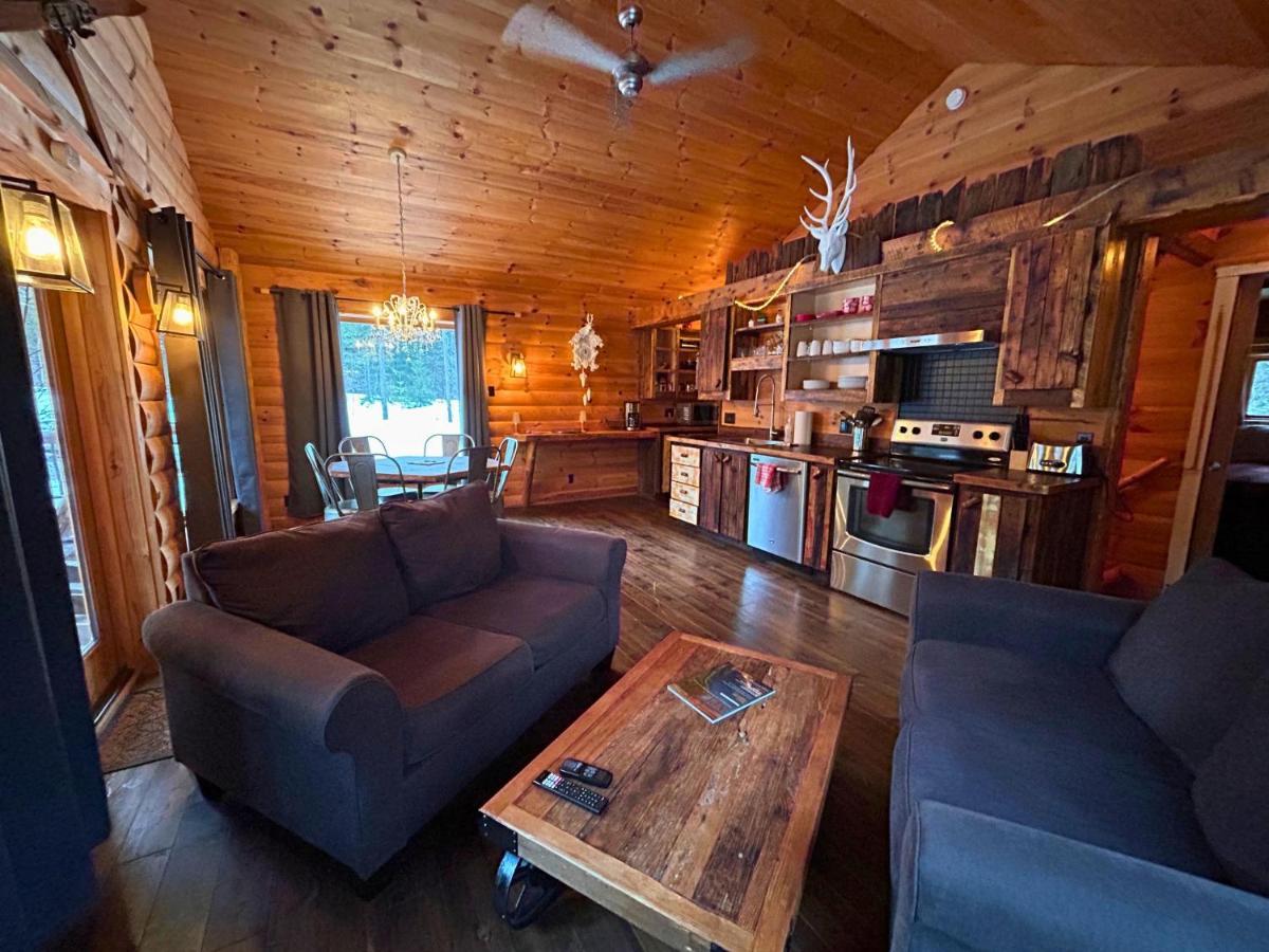 Husky - Chalets De Moh - Jacuzzi La Malbaie Luaran gambar