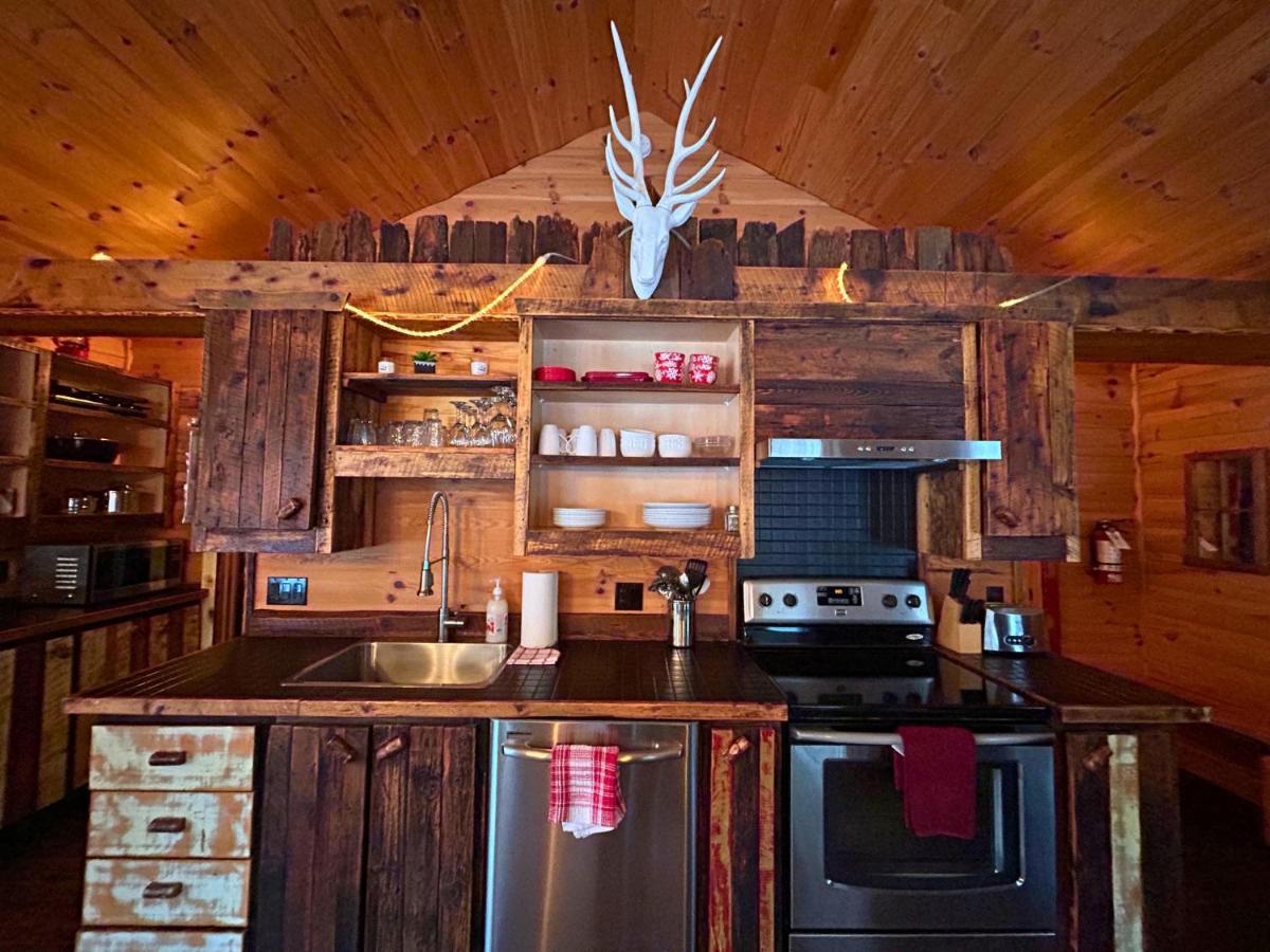 Husky - Chalets De Moh - Jacuzzi La Malbaie Luaran gambar