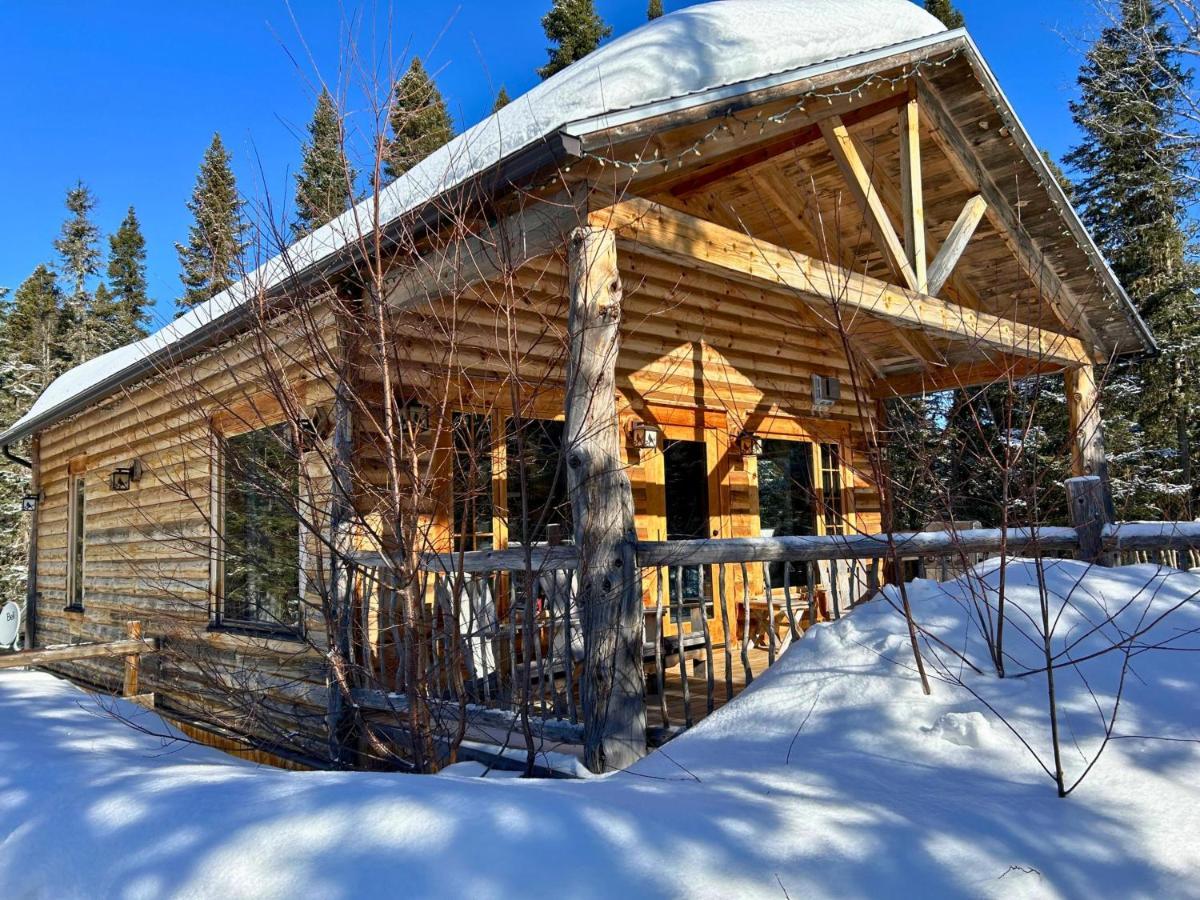 Husky - Chalets De Moh - Jacuzzi La Malbaie Luaran gambar