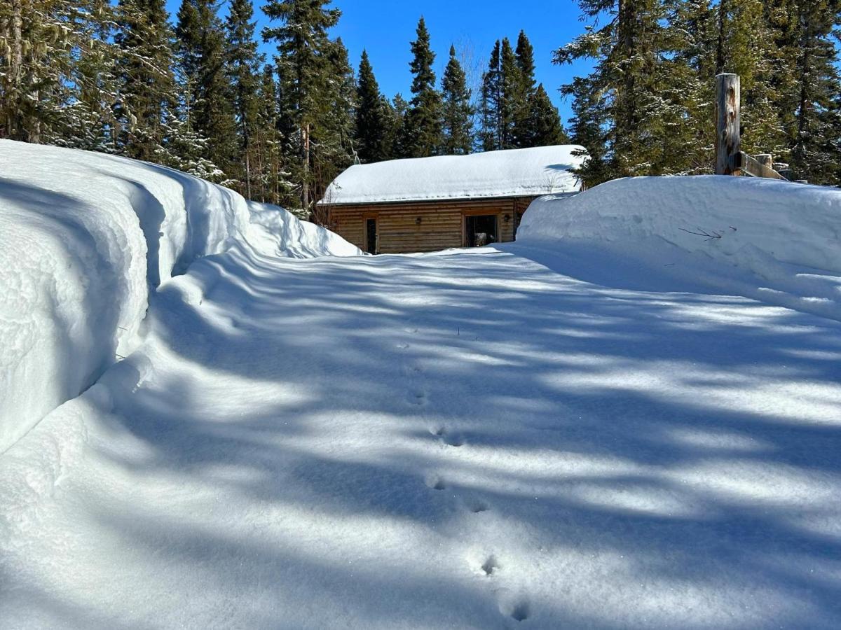 Husky - Chalets De Moh - Jacuzzi La Malbaie Luaran gambar