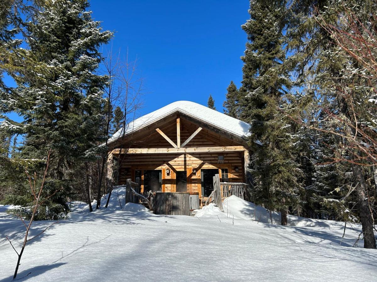 Husky - Chalets De Moh - Jacuzzi La Malbaie Luaran gambar