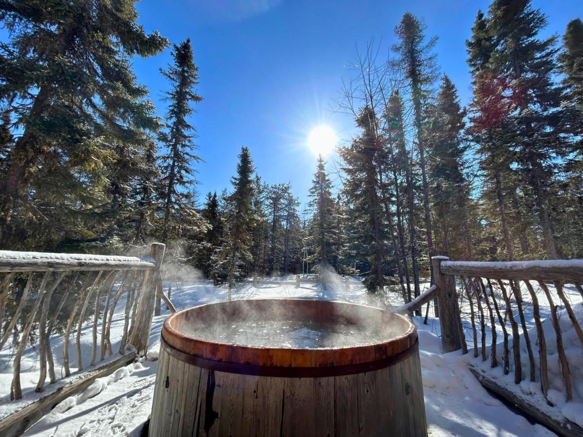 Husky - Chalets De Moh - Jacuzzi La Malbaie Luaran gambar