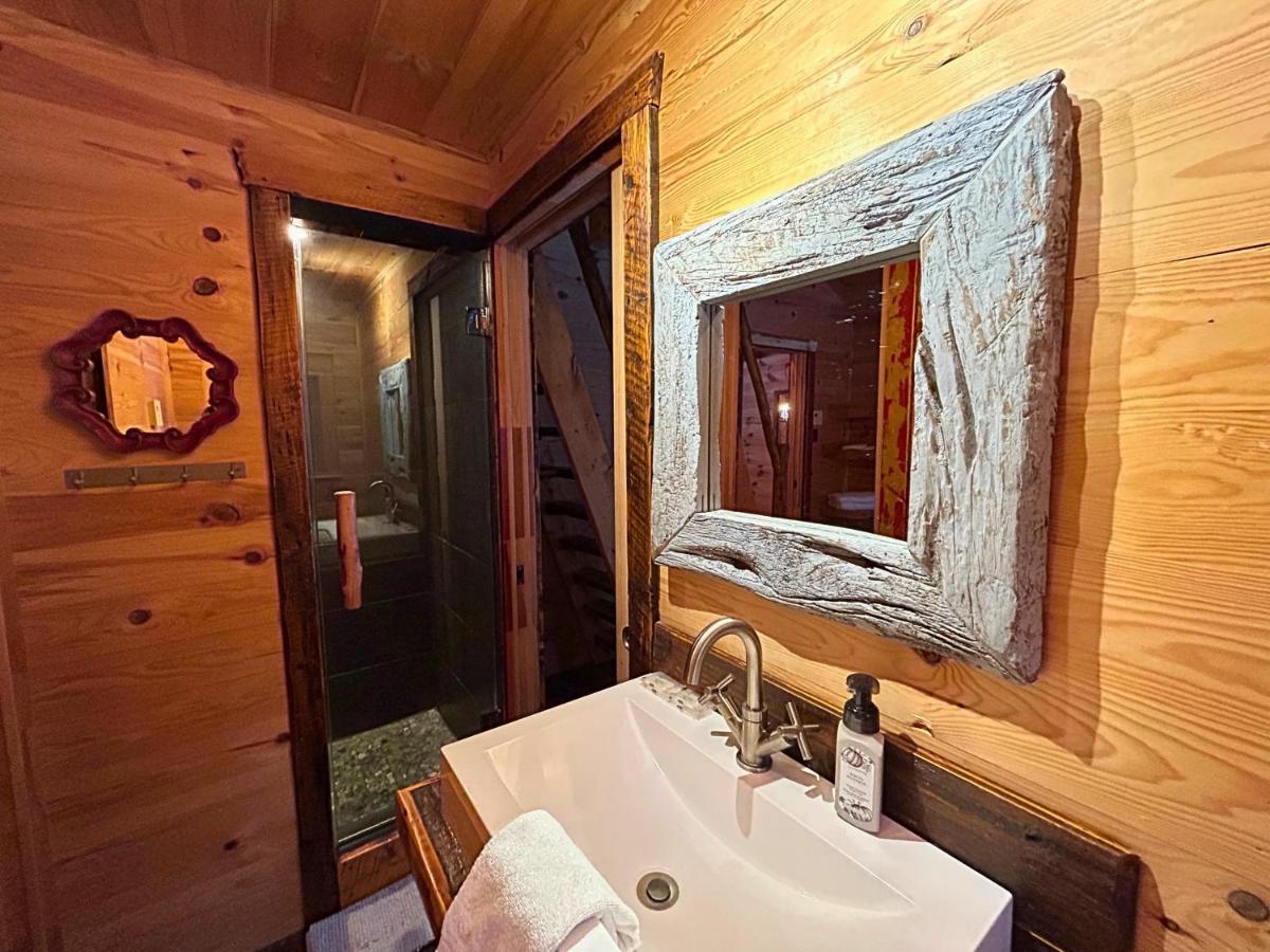 Husky - Chalets De Moh - Jacuzzi La Malbaie Luaran gambar